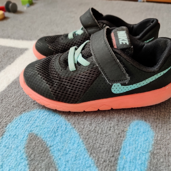 UGG Boots - Picture 8 of 13